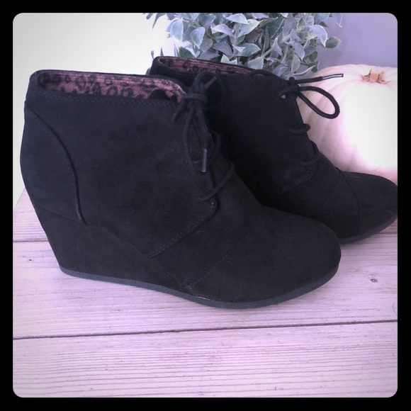 COPY - NWOT black wedge ankle booties size 8 - Picture 1 of 5